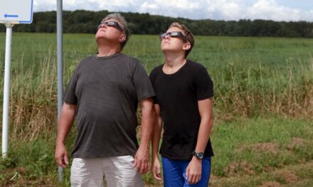 Dorks Of Nation Helpfully Identify Themselves By Putting On Solar Eclipse Glasses