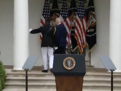 WHAT HAPPENED? Confused Joe is Dragged from the Podium, Staffers Run to Help the President