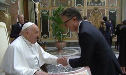 ‘I Thought I Invited Comedians,’ Says Confused Pope After Stephen Colbert Shows Up
