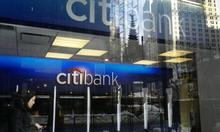 Protesters Block Access to Citibank, Get Arrested