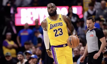 Reports: Lakers prep pitch, 3-year max deal for LeBron James