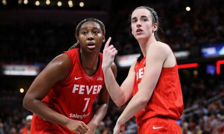 Caitlin Clark interrupts reporter to redirect questions to Fever teammate Aliyah Boston