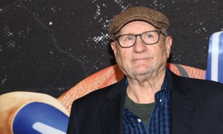 Actor Ed O’Neill tells amazing story connecting his time with the Pittsburgh Steelers and the lunar landing in 1969