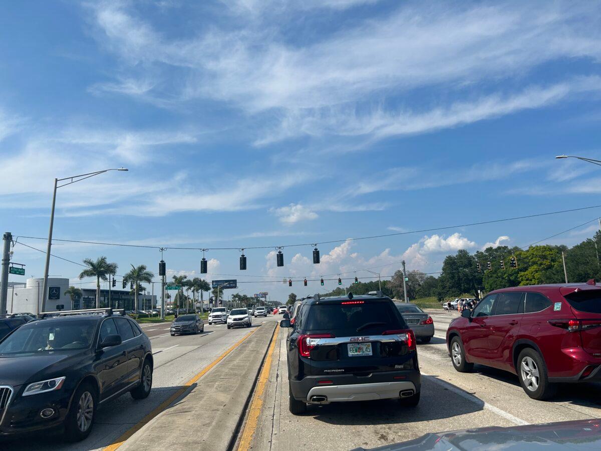 Heavy traffic inches along Dale Mabry Highway in Tampa, Fla. on April 15, 2023. (Nanette Holt/The Epoch Times)