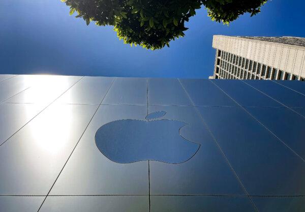 The Apple logo is displayed on the exterior of an Apple Store in San Francisco, Calif., on Aug. 4, 2023. (Justin Sullivan/Getty Images)