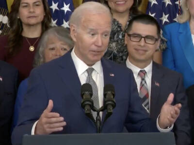 COOKED JOE! Dementia Biden Spirals Mid-Sentence, Spews Gibberish, Scares Staffers