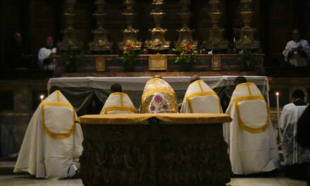UK Bigwigs Implore Vatican to Spare Traditional Latin Mass