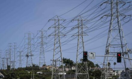 Thousands of Californians Lose Power in Cutoffs Due to High Winds