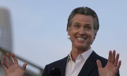 Gavin Newsom Leaves California, Mid-fire, to ‘Stand with’ Biden at Governors’ Meeting