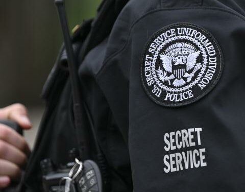 Ex-Secret Service agent says management has increased in agency over years while workers leave