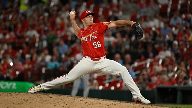 Cardinals lock-down closer Ryan Helsley (56) pitches to the Cincinnati Reds at Busch Stadium in St. Louis. (Jeff Le-USA TODAY Sports)