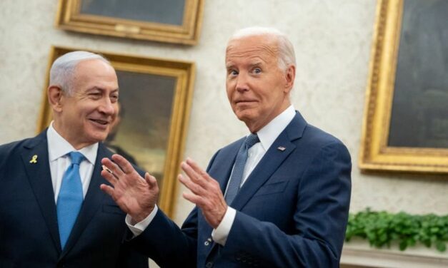 Biden meets with Israeli PM for just 134 seconds before kicking out reporters — but one head shake tells a story