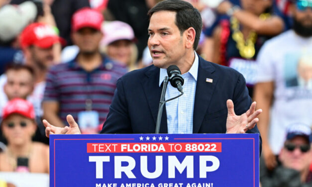 Trump Puts Spotlight on Rubio at Florida Rally Amid VP Speculation