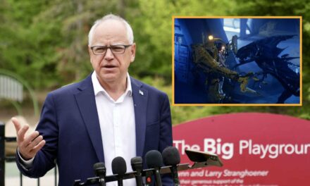 Tim Walz Tells Of Time He Valiantly Fought Off The Xenomorph Queen With Nothing But A Power Loader Exosuit