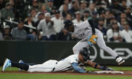 A flying bat and a baserunning mistake cost Mariners chance to make up ground in playoff race