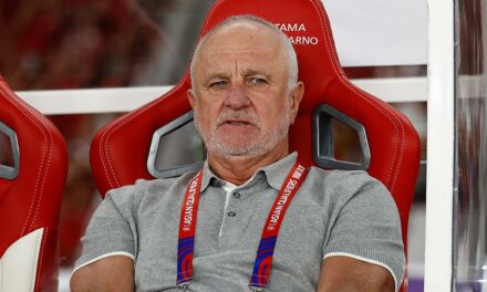 Socceroos coach Graham Arnold makes bombshell decision