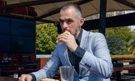 Guy At British Restaurant Not Sure If Chef Messed Up His Meal Or If It’s Just Supposed To Taste Bad