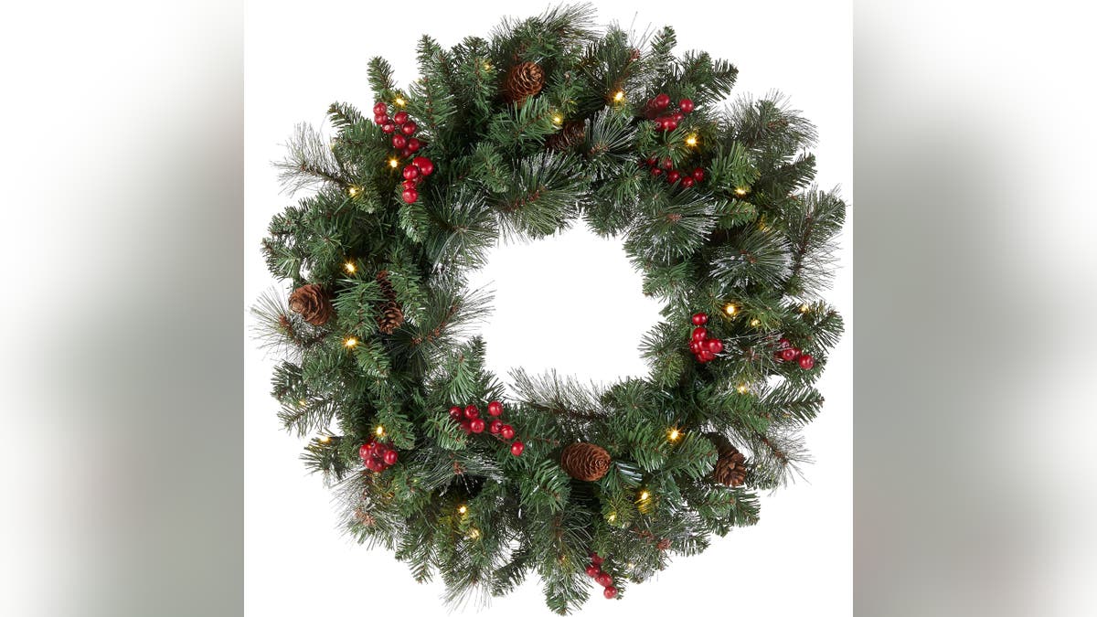 Buy this Christmas wreath at 40% off.