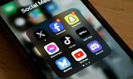 2 Senators Introduce Legislation To Create Warning Label Requirement For Social Media Platforms