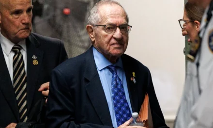 Alan Dershowitz Leaves Democrat Party, Cites ‘Anti-Israel’ Lawmakers At DNC 