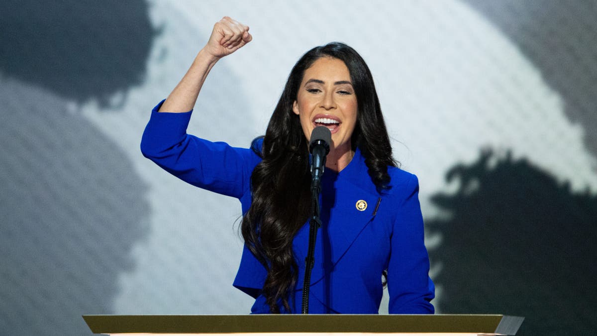 Luna pumps her first at RNC speech