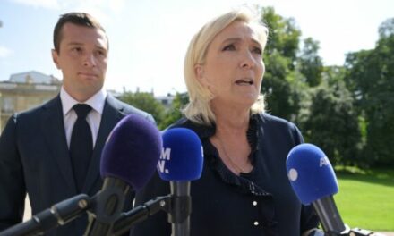 Le Pen Demands National Audit Amid Warnings French Budget Crisis Could ‘Blow Up’ Government