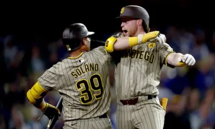 Game-ending triple play lifts Padres over Dodgers, into playoffs