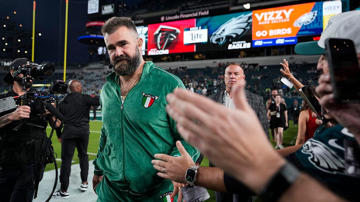 Jason Kelce shakes hands with fans