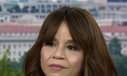 Rosie Perez: ‘If You Are a True American’ You Don’t Want Trump in Office Again