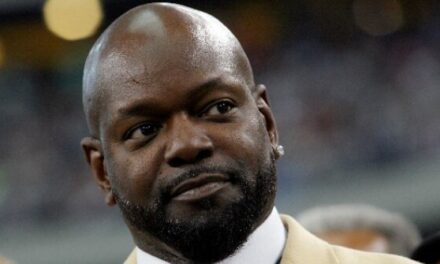 NFL Hall of Famer Emmitt Smith Joins ‘Athletes for Harris’ with Endorsement