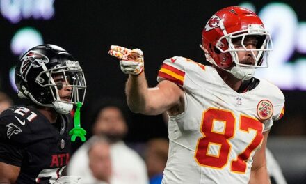 Taylor Swift fans worry for Travis Kelce as he looks downcast during game