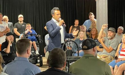 Vivek Ramaswamy hosts town hall in Springfield, Ohio as residents share concerns about city’s migrant influx