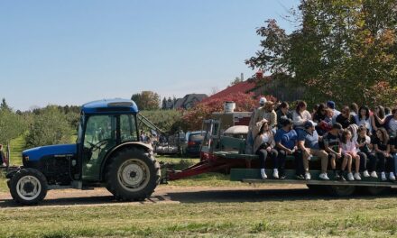 Wisconsin field trip children, adults injured in tractor and wagon accident at apple orchard