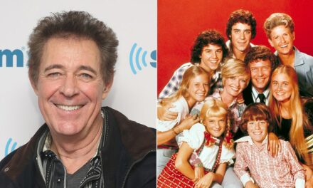 Barry Williams says ‘Brady Bunch’ costars ‘all hooked up with each other’