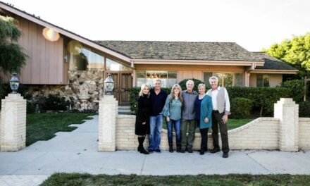 Sure, Jan: ‘Brady Bunch’ Star Barry Williams Downplays Talk of Cast Members ‘Hooking Up’