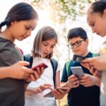 Gavin Newsom signs bill to ban cell phone use in California public schools