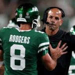 NFL Fans React To Uncomfortable Sideline ‘Hug’ Between Aaron Rodgers, Coach Robert Saleh