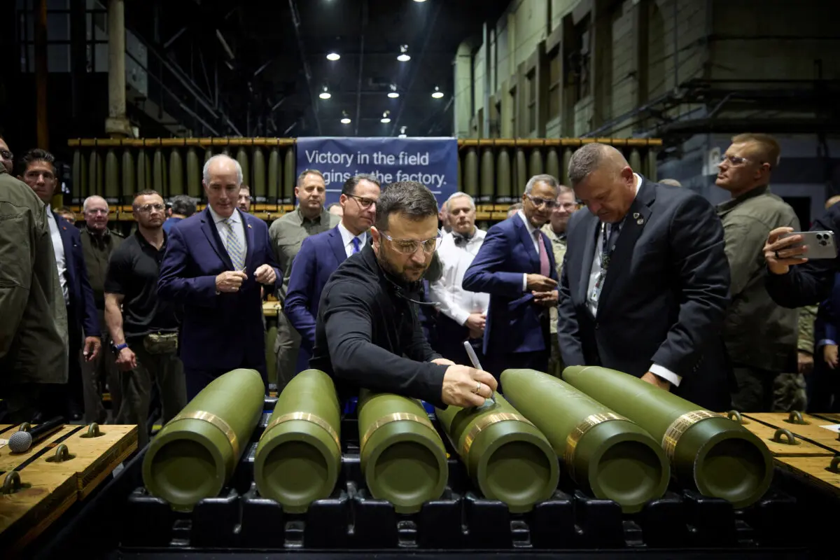 Ukrainian President Volodymyr Zelenskyy visits the Scranton Army Ammunition Plant in Scranton, Pa., on Sept. 22, 2024. (Ukrainian Presidential Press Service via Reuters)