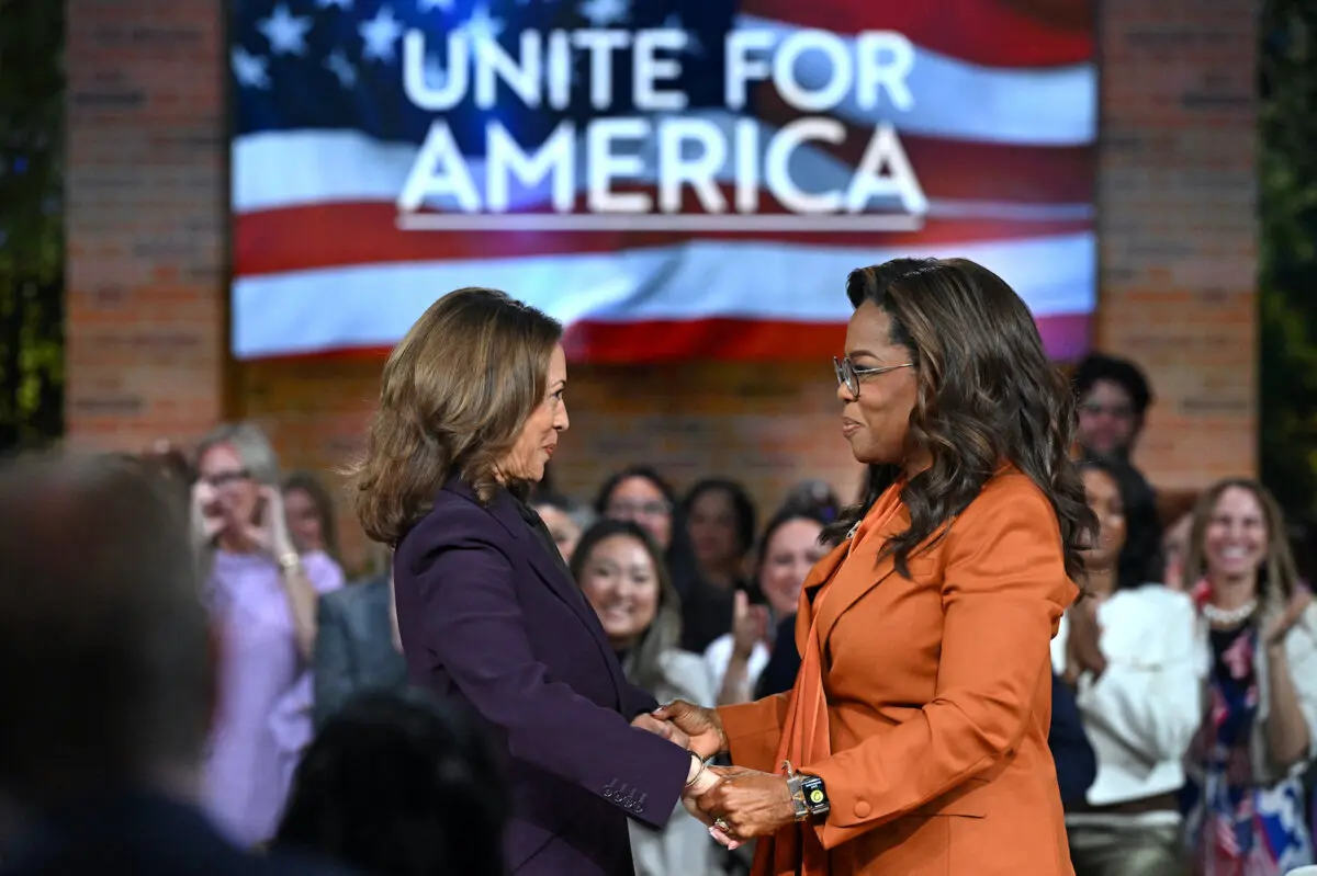 U.S. Vice President and Democratic presidential candidate Kamala Harris (L) joins U.S. television producer Oprah Winfrey at a 'Unite for America' live streaming rally in Farmington Hills, Mich., on Sept. 19, 2024. (Saul Loeb/AFP via Getty Images)