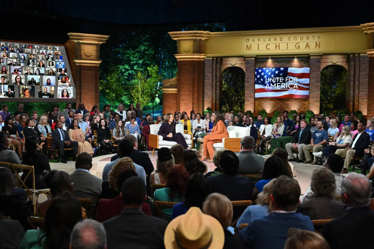 U.S. Vice President and Democratic presidential candidate Kamala Harris (L) joins U.S. television producer Oprah Winfrey at a 'Unite for America' live streaming rally in Farmington Hills, Mich., on Sept. 19, 2024. (Saul Loeb/AFP via Getty Images)