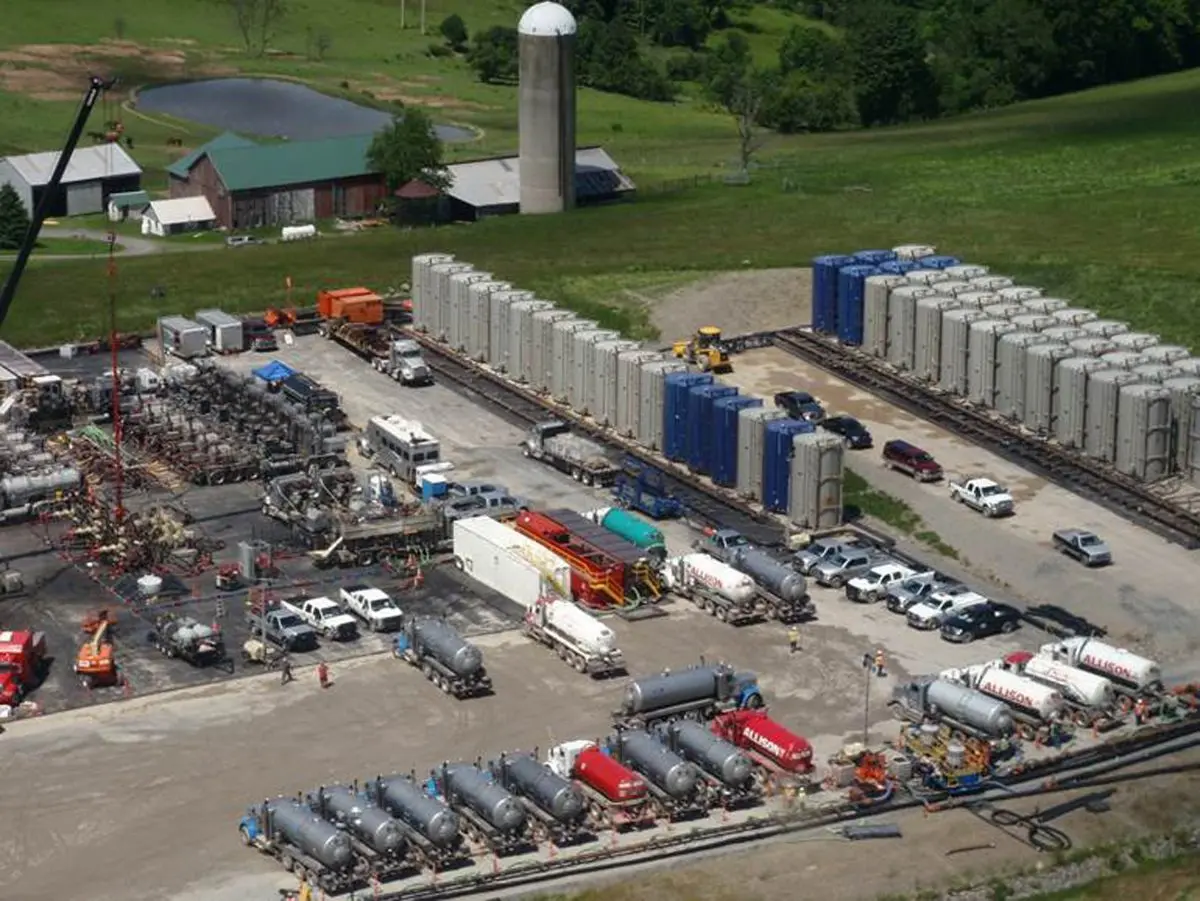 Fracking operations at a well pad overlying the Marcellus Formation in Pennsylvania, 2012. (Stanford University, Rob Jackson /AP Photo)