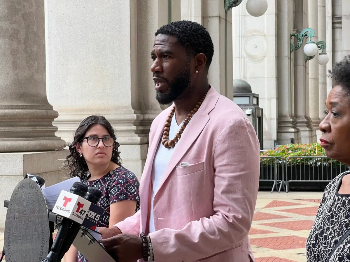 New York City Public Advocate Jumaane Williams talks about a report on how to end homelessness by 2026 in Manhattan on July 29, 2022. (Madalina Vasiliu/The Epoch Times)