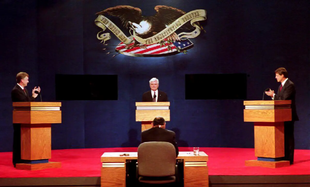 Vice presidential candidates Dan Quayle (L), James Stockdale (C) and Al Gore (R) face off 13 October, 1992 at Georgia Tech in Atlanta, GA. (Bob Pearson/AFP via Getty Images)