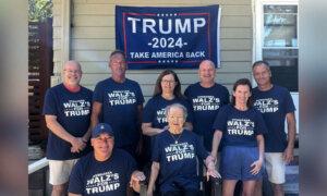 In Viral Image, Family Members of Walz Show Support for Trump