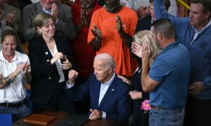 Biden Signs Order to Prioritize Federal Grants for Projects With Labor Agreements, Higher Wages, and Benefits