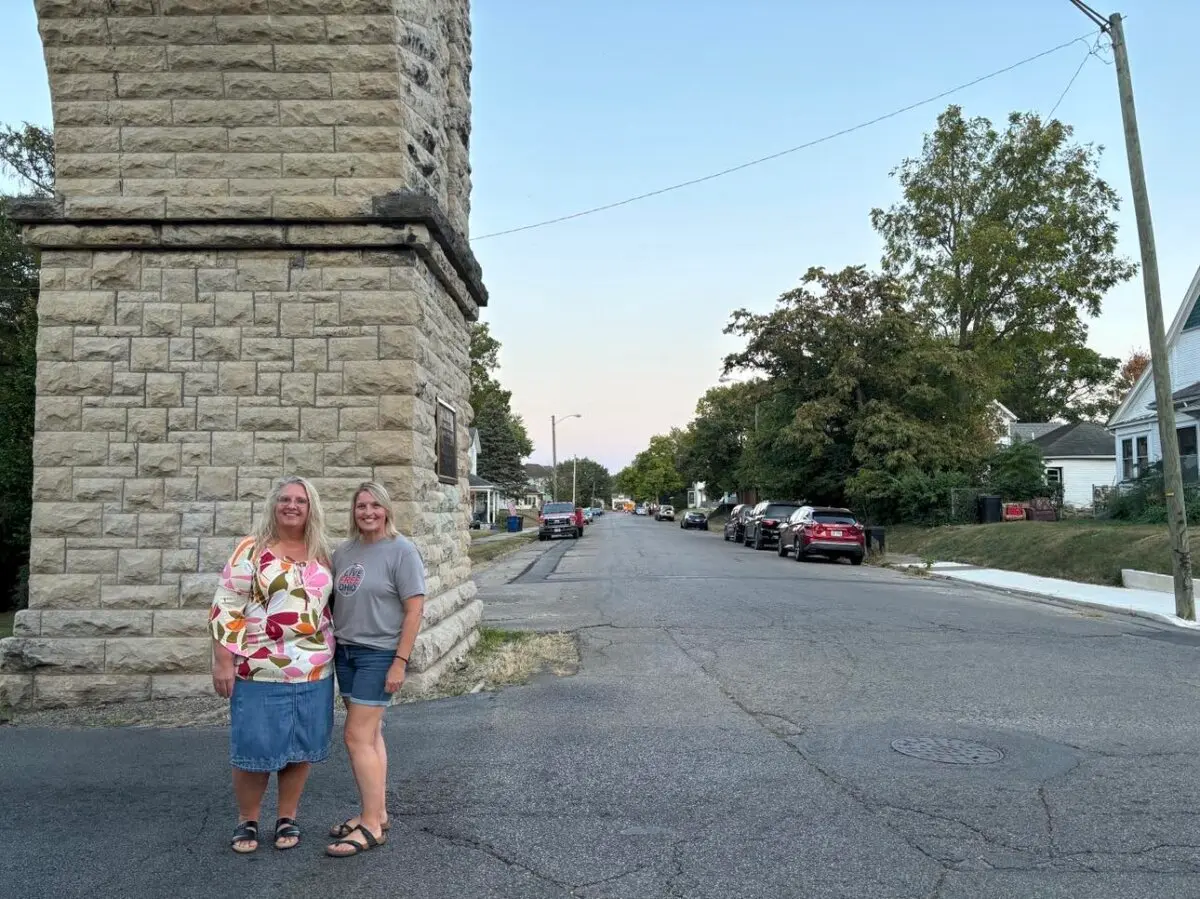 Melissa Skinner (L) and Rhonda Zimmers pause near their Springfield, Ohio, neighborhoods, which have seen an influx of Haitian migrants on Sept. 11, 2024, (Jeff Louderback/The Epoch Times)