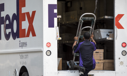 Porch pirate walks up to FedEx driver, claims he’s homeowner, wants package — but wise driver steps up, flips script on crook