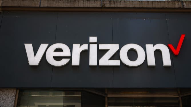 Verizon Wireless customers across the United States were left frustrated and angry on Monday as a massive outage left hundreds of thousands without service.