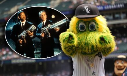 White Sox Offer Hilarious ‘Men In Black’ Tweet To Cap Off Abysmal Season