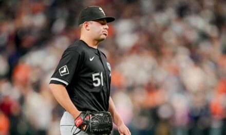 White Sox lose 121st game of the season, setting new MLB record